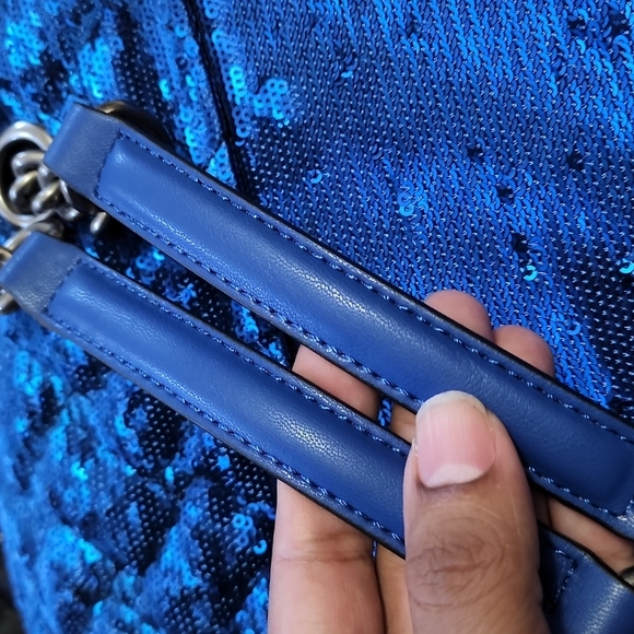 NWT - Kurt Geiger Kensington Bag in blue - Picture 11 of 13